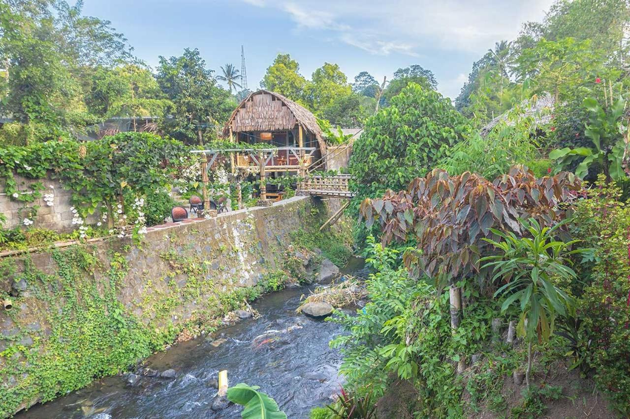 Onong'S Homestay & Cafe Tomohon Esterno foto