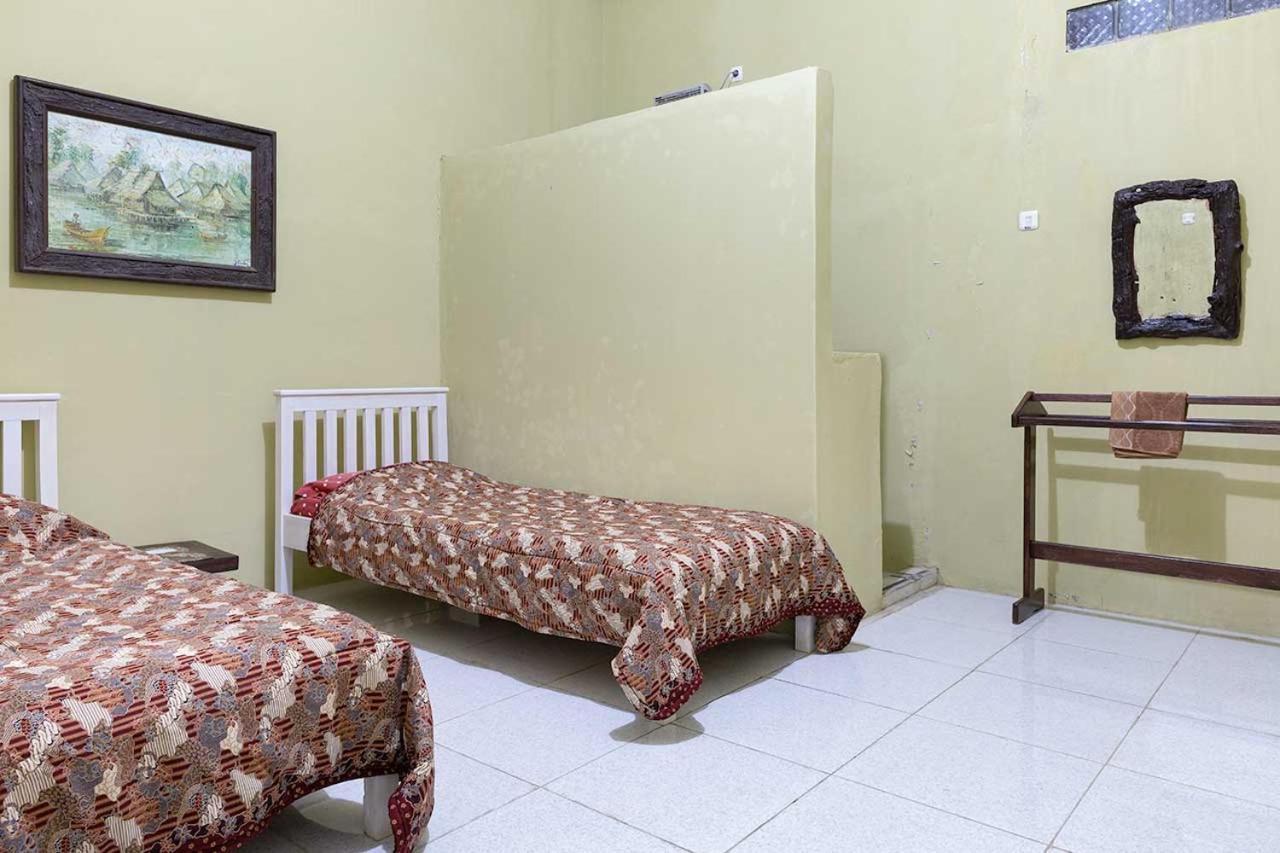 Onong'S Homestay & Cafe Tomohon Esterno foto