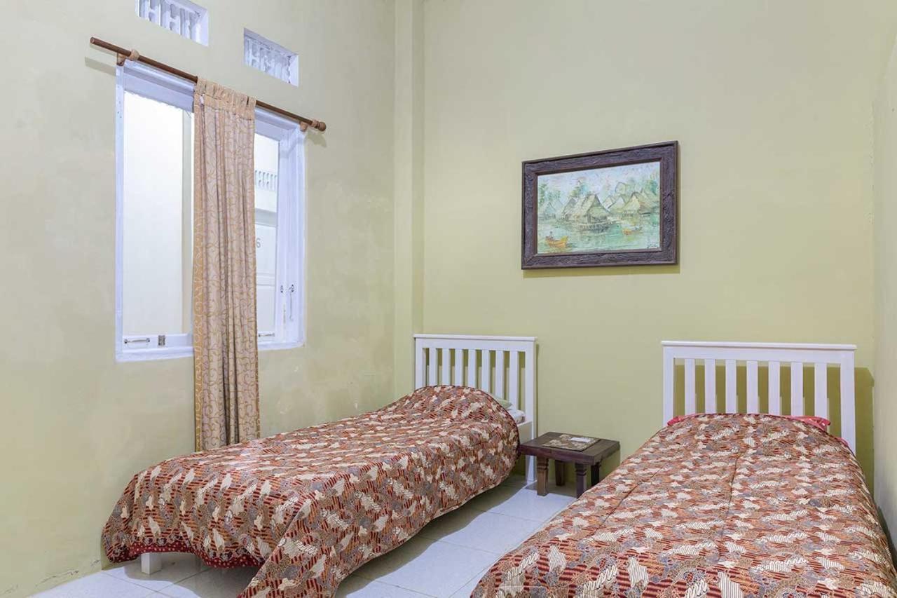 Onong'S Homestay & Cafe Tomohon Esterno foto
