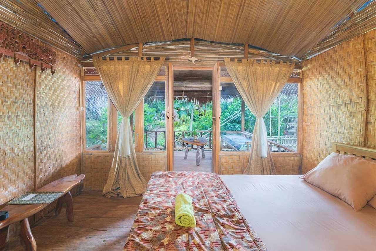 Onong'S Homestay & Cafe Tomohon Esterno foto
